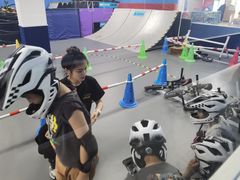 -八爪矩阵极限运动馆·儿童平衡车·感统训练(南海子公园校区)