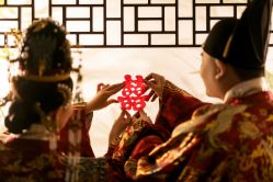 -雪中彩影婚纱摄影·微光艺术中心