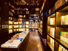 -钟书阁(松江泰晤士小镇店)