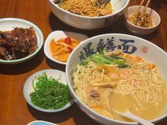 -李犟大爆鳝面·手工蟹黄包(湖滨西湖店)