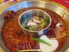 -山城年华老火锅(玉林店)