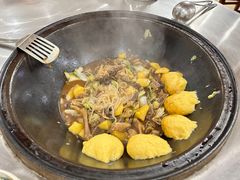 -粘豆包柴火铁锅炖