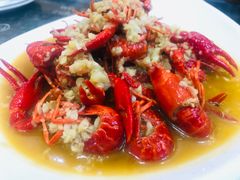 蒜香小龙虾-扒虾小妹儿麻辣海鲜(宏图街店)