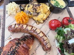 -Mark&Mars Restaurant