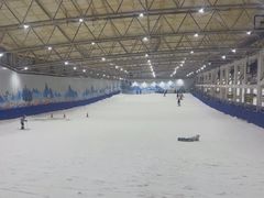 -乔波室内滑雪场