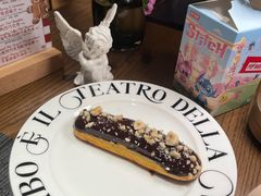 榛子巧克力闪电泡芙-IL TEATRO 精品意大利餐厅