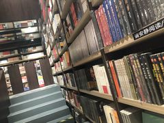 -钟书阁(群光广场店)