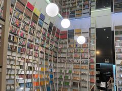 -钟书阁(松江泰晤士小镇店)