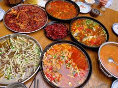 鲜锅兔-邱金小炒·30 年盐帮江湖菜(自贡店)