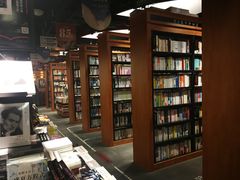 -西西弗书店&矢量咖啡(凯德晶萃广场店)