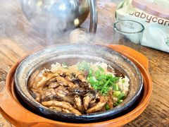 黄鳝牛肉煲仔饭-关氏饮食店