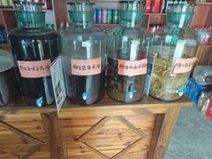 -果松木炭酸菜铜火锅·外婆参鸡汤