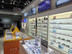 -诺柯视眼镜-蔡司依视路官方工厂店(淞南一店)