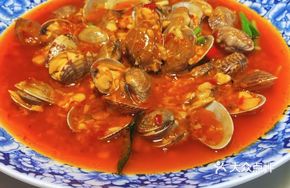 Stir-Fried Clams with Garlic and Chili