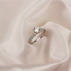 -威德钻石-克拉钻大本营(南京东路店)