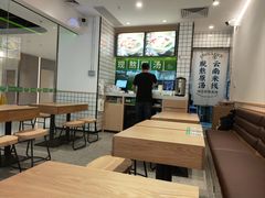 -蒙自源米线大王(花园城商场店)