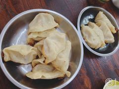 -黄阿姨锅贴大王(万航渡路店)