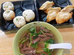 鸭血汤-香山胡记吴江路生煎(灵山路店)