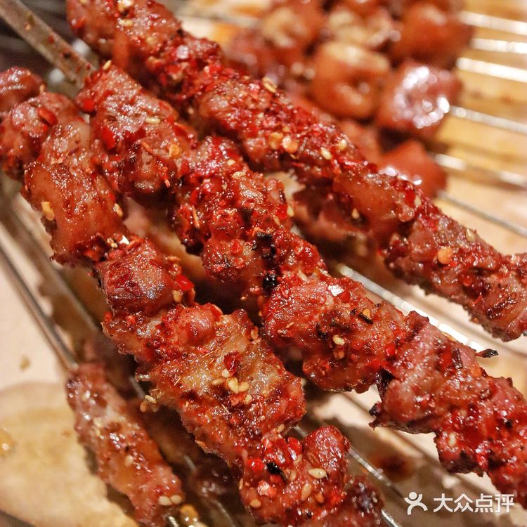 全深圳最破的东北烧烤店|人均50+吃扶墙