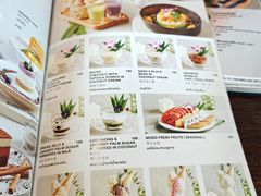 -Chom Cafe and Restaurant