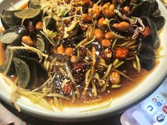 -万里闯关东铁锅炖菜馆(高新旗舰店)