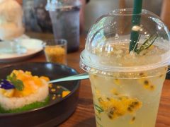 -Chom Cafe and Restaurant