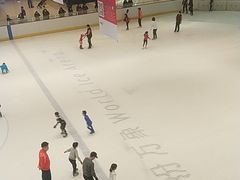 -冰纷万象滑冰场(沈阳万象城店)