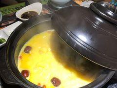 -洪氏嗨捞·广东猪肚鸡·椰子鸡火锅(西咸万象城店)