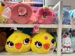-名创优品(北京新中关购物中心地铁层店)