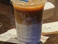 -瑞幸咖啡(华新地铁站地下商业街店)