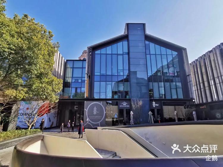 0元玩转这座城复兴荟旋梯拍不停