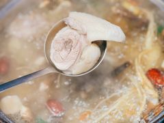 吃稻谷文昌鸡-千岛蚝高压锅生蚝·人参火锅(白云万达店)