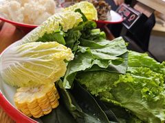蔬菜拼盘-毛辣果·贵州红酸汤牛肉火锅(西单店)
