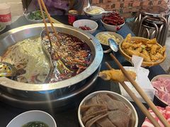 -四小区火锅·巷子里的重庆火锅(花照壁店)