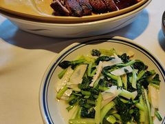 -八府香鸭·啫啫煲(华山路店)