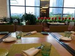 -华邑酒店·鲜艳全日自助餐厅