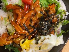 牛肉五花肉双拼拌饭套餐-大食代美食广场(迪士尼小镇店)
