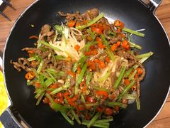 -阿瓦山寨·湘菜现炒·剁椒鱼头王(咸阳总店)