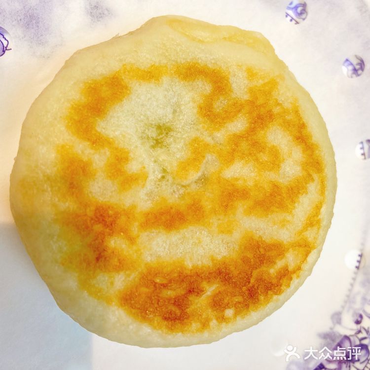 银隆B1层，周二晚上人少，之前没吃过就尝尝