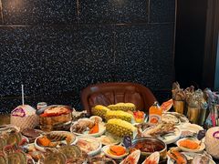 -雍容荟帝王蟹活龙虾展台自助(IFS黑金店)