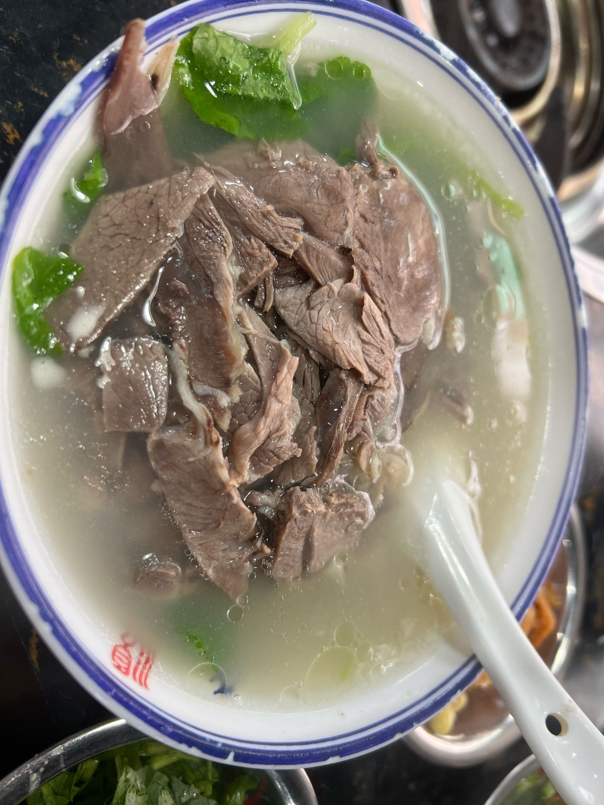 羊肉汤一碗解冻寒!