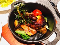 秘制烤春鸡配西兰花和迷迭香-WOLFGANG PUCK KITCHEN & BAR(迪士尼小镇店)