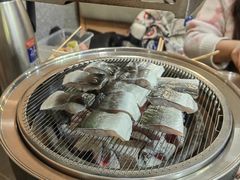 -围炉肉舍•炭烤活鳗•丹东海鲜烤肉(步行街店)