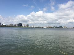 -上海滴水湖皇冠假日酒店