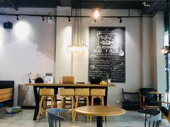 大堂-HELLO 27 意面·沙拉·帕尼尼