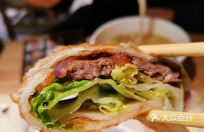 Classic Black Pepper Beef Rolls