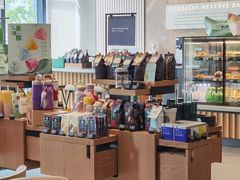 -星巴克臻选(威海威高广场店)