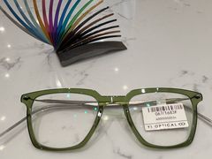 -YI OPTICAL 奕镜·蔡司战略合作店(长宁来福士店)