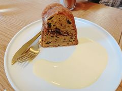 热梅子蛋糕-大酉·M Coffee(北京美术馆店)