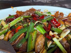 蒜苗炒回锅肉-饭江湖·江湖菜(湖广会馆店)